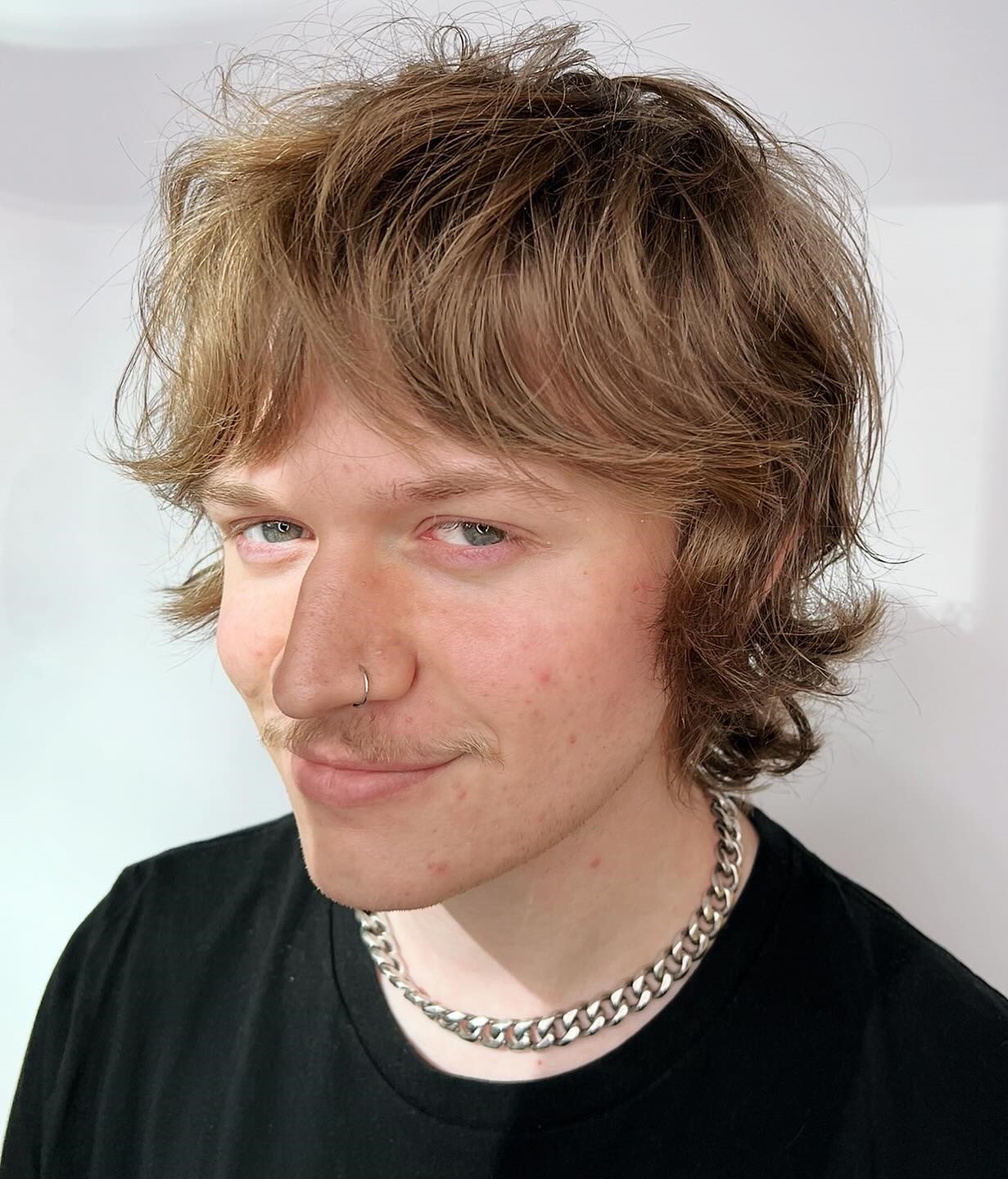 Tousled Wavy Mob Haircut for Men